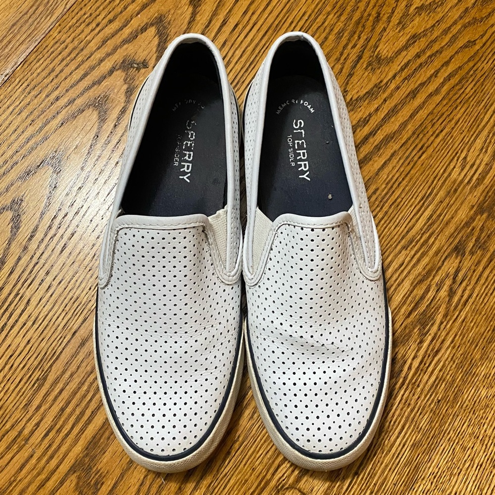 Sperry Top Sider Perf Leather slip-on shoe, size 8.5.  White w/ blue piping.